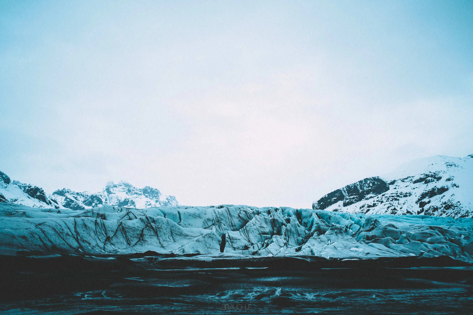 skaftafell glacier drone svinafellsjokul iceland 0028 - Islandia – Tomas aéreas del paisaje glaciar en el Parque Nacional Skaftafell