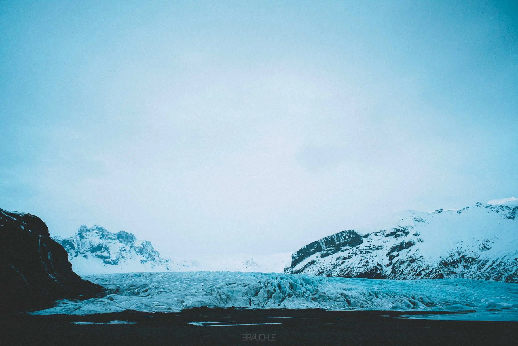 skaftafell glacier drone svinafellsjokul iceland 0030 - Islandia – Tomas aéreas del paisaje glaciar en el Parque Nacional Skaftafell