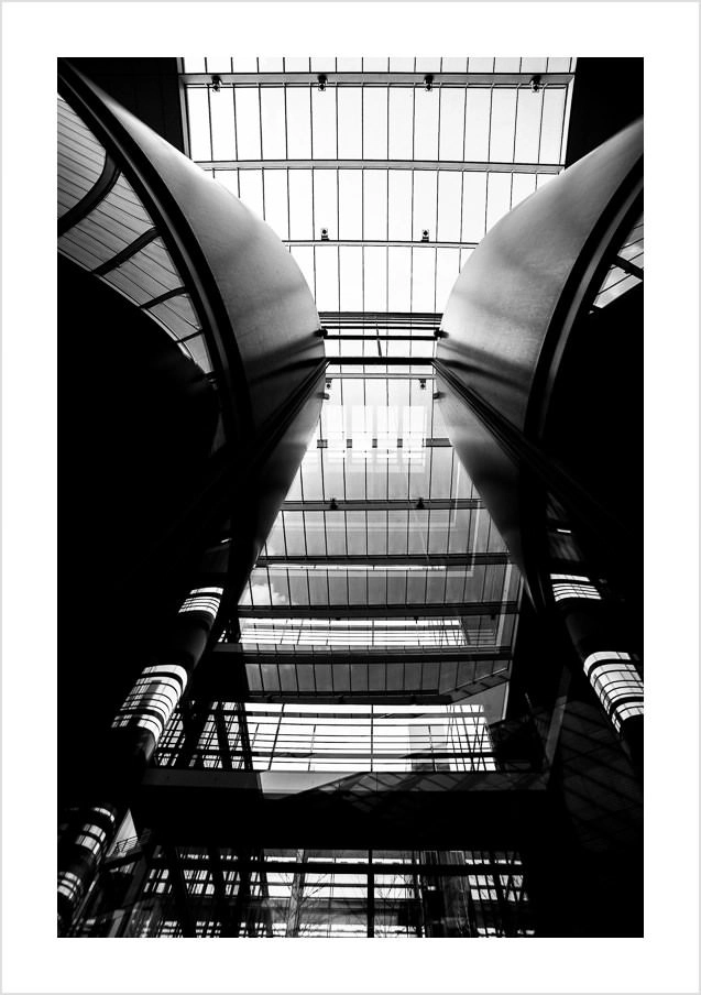 stuttgart zentrum bahnhof streetphotography 14 - Stuttgart in schwarz/weiss