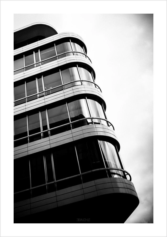 stuttgart zentrum bahnhof streetphotography 2 - Stuttgart in schwarz/weiss
