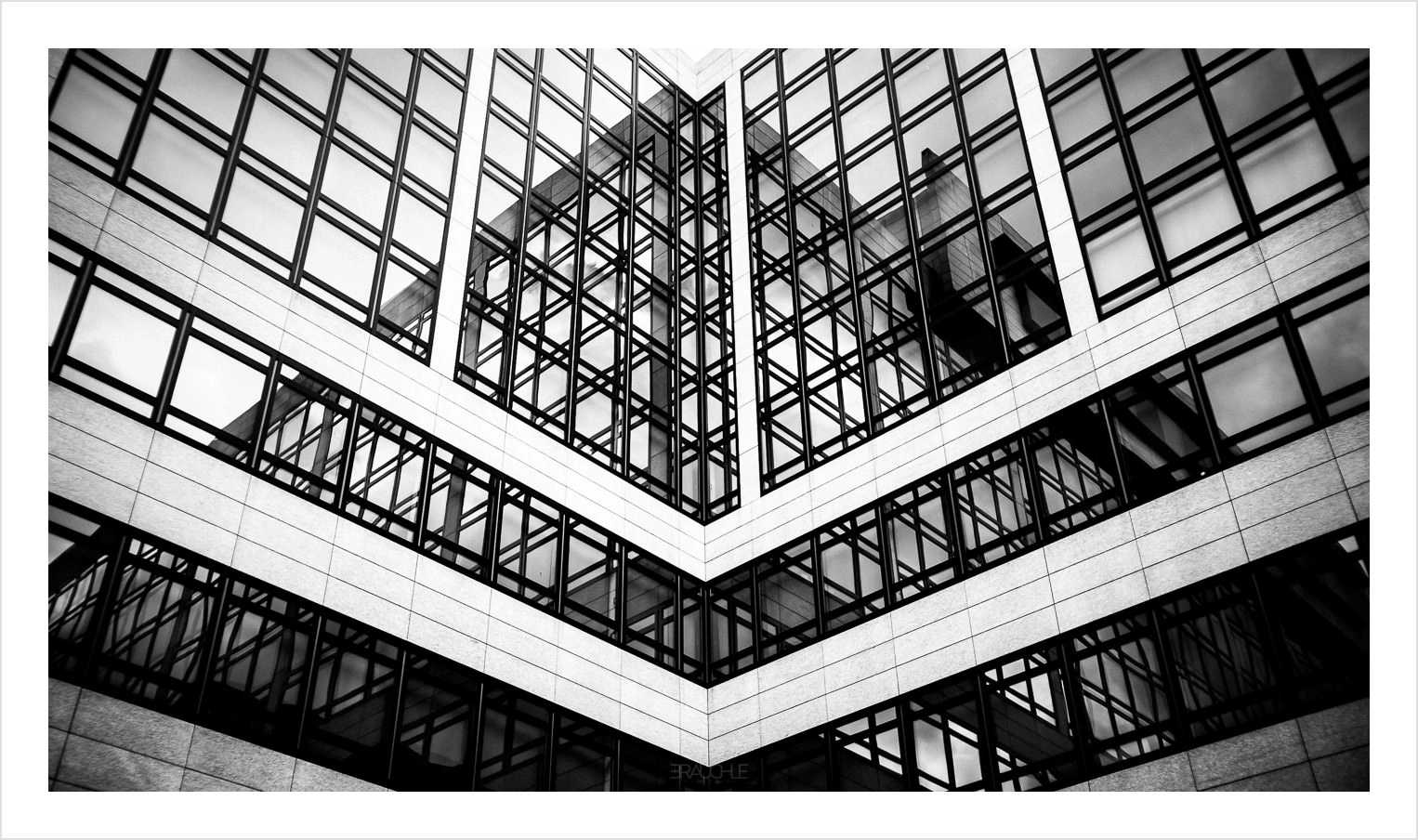 stuttgart zentrum bahnhof streetphotography 5 - Stuttgart in schwarz/weiss