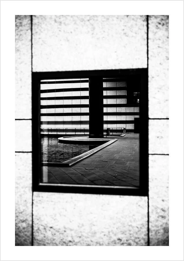 stuttgart zentrum bahnhof streetphotography 6 - Stuttgart in schwarz/weiss