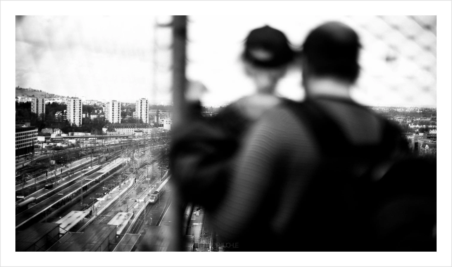 stuttgart zentrum bahnhof streetphotography 9 - Stuttgart in schwarz/weiss