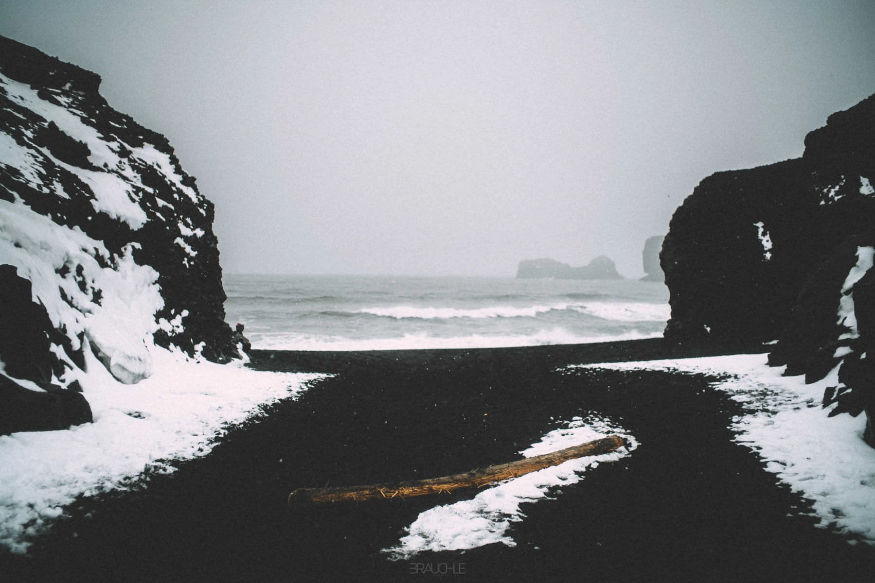 vik dyrholaey black beach iceland 0008 - Island - Basaltfelsen am schwarzen Strand von Dyrholaey